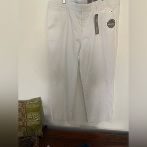 JM Collections from Macy’s white jeans tummy control no gap waistband Sz 22W.